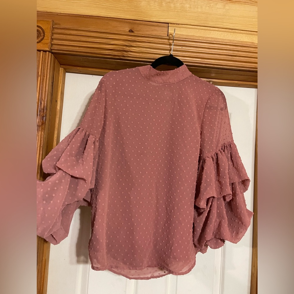 Cute puff sleeve blouse